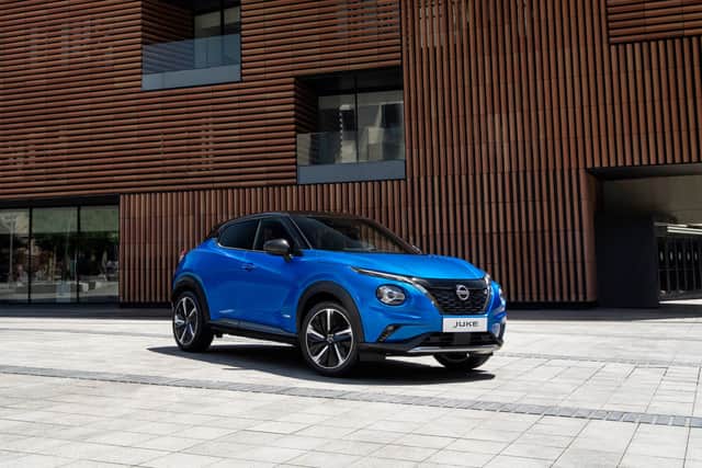 Where traditional hybrids offer an uninspiring experience because of the complex amalgamation of ICE and battery power, the JUKE Hybrid’s intelligent drive system has been tuned to maximise the amount of time JUKE spends in EV mode, giving drivers what they appreciate the most.