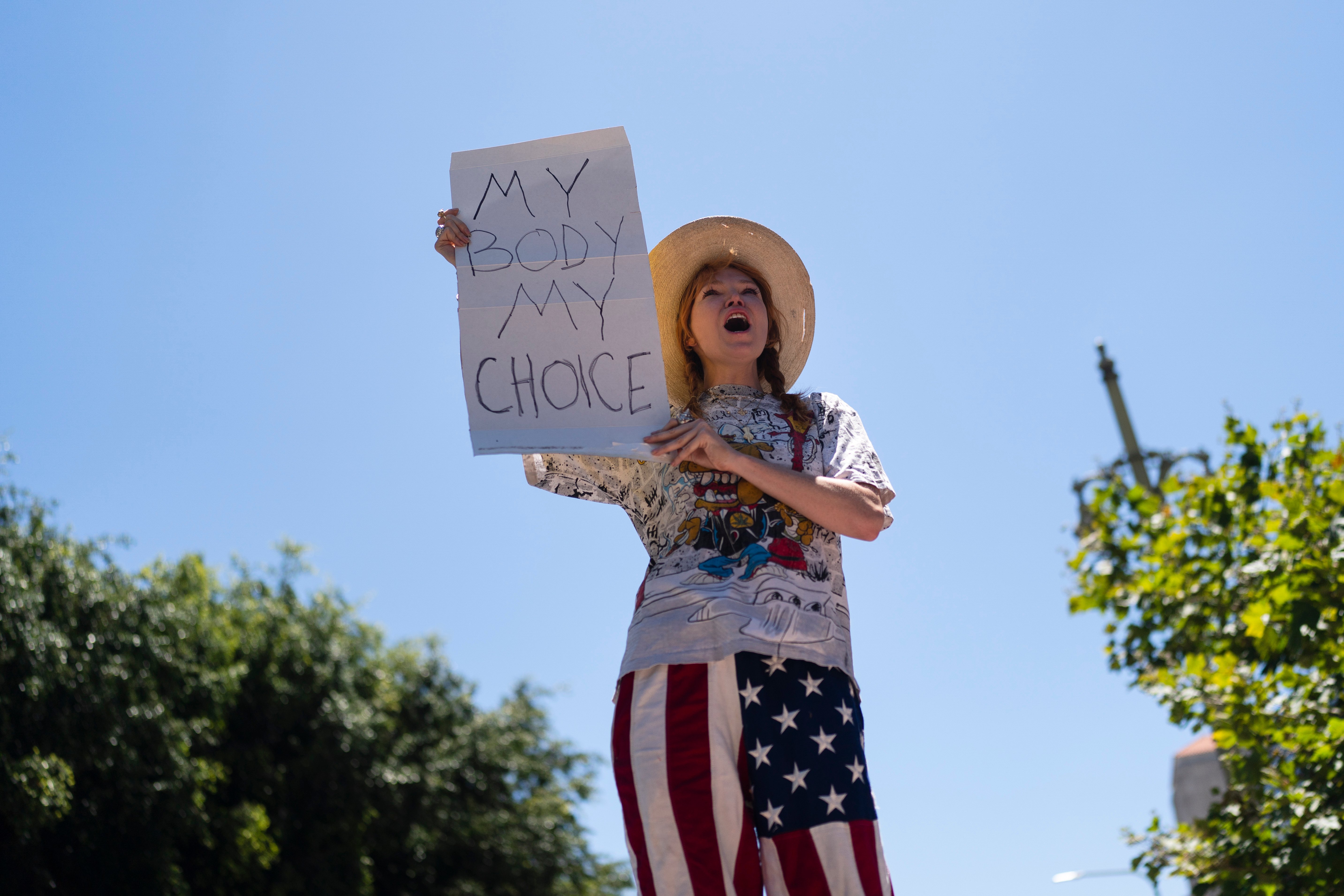 Governors announce ‘West Coast offence’ to protect abortion