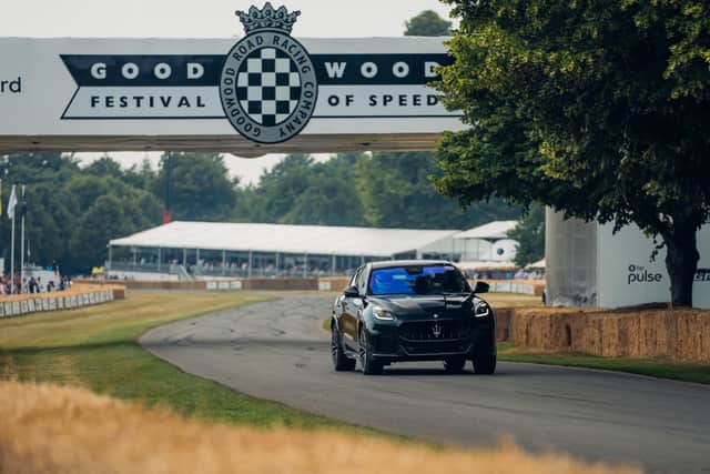 It is available in three versions: GT, powered by a four-cylinder mild hybrid engine capable of delivering 300 hp; Modena, with a four-cylinder 330-hp mild hybrid engine; and Trofeo, which is the model that has been chosen to take on the legendary 1.16 mile hillclimb.