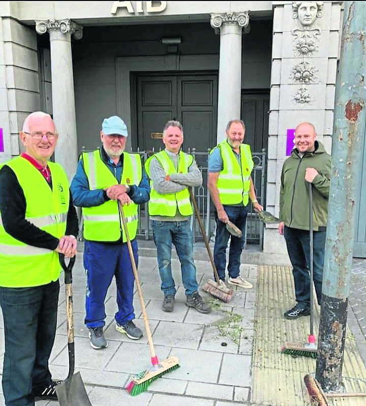 Roscrea Tidy Towns in ‘Big Sweep’ clean up