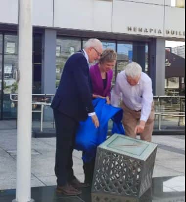 Cllr Kelly said: “There had, of course, been glass making here in Waterford in the previous century but as the tradition had waned, Charles and others including the designer Miroslav Havel, created new processes from scratch, effectively restarting the industry here. The company went on to have a remarkable influence on the revival of the city’s glass industry, helping to establish one of Ireland’s flagship brands on the international stage.”