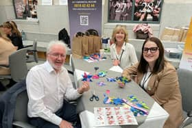 Minister Noonan pictured at the star weaving jam