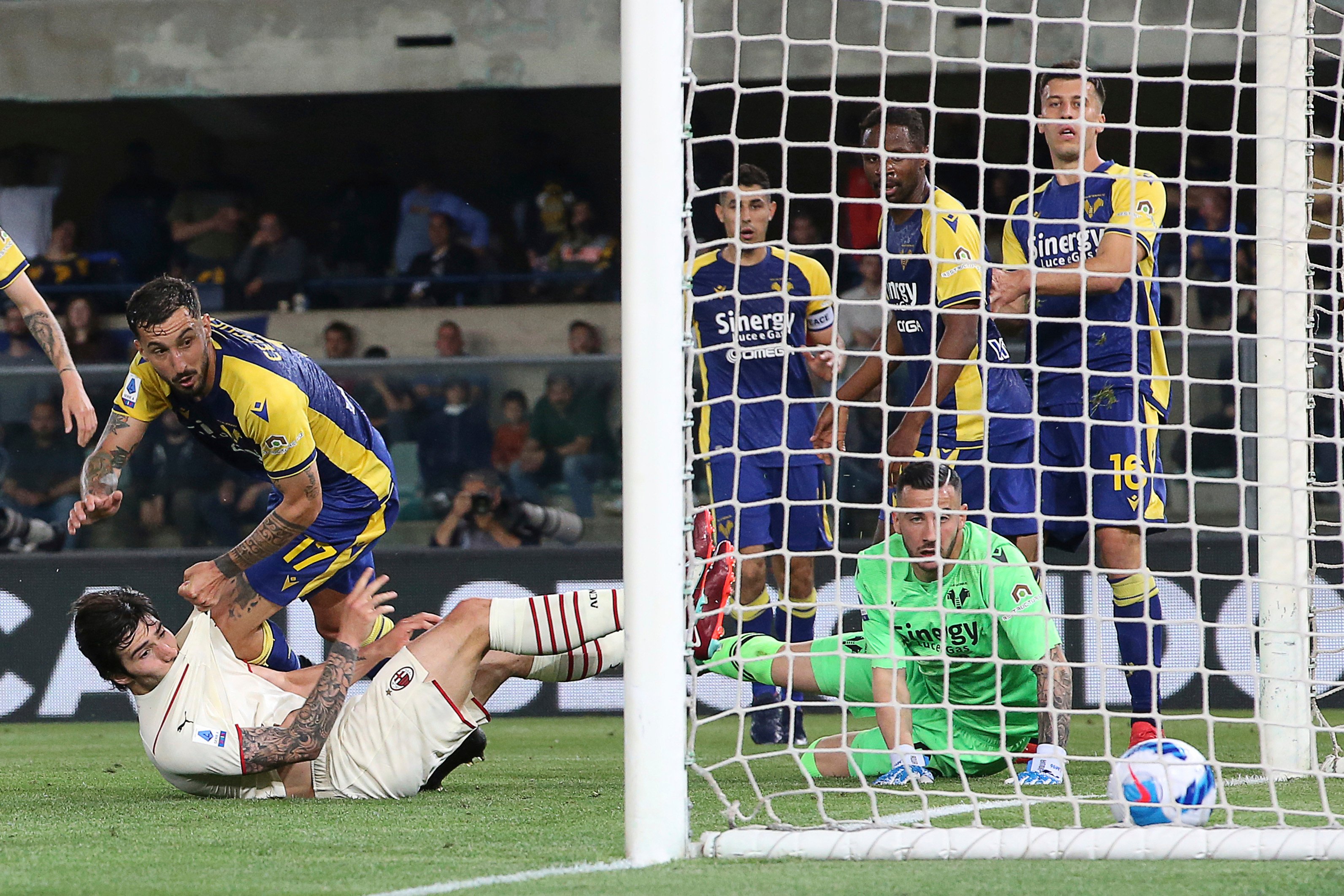 AC Milan return to top spot in Serie A as Atletico claim Madrid derby ...