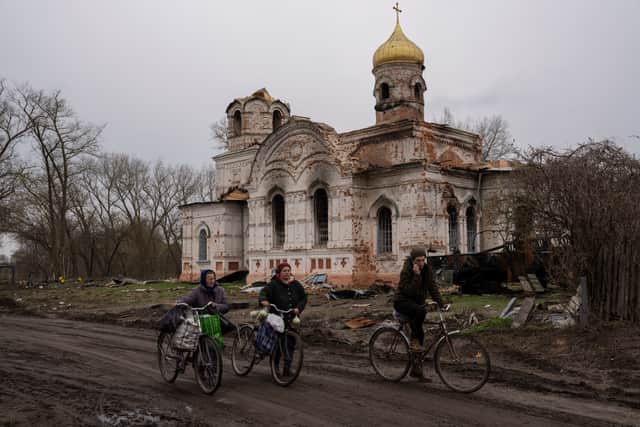 Ukraine reports Russians trying to storm Mariupol plant