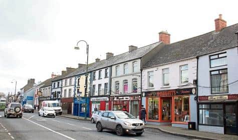 “While a bypass is required, a distributor road is an absolute priority,” said Cllr Jerome Scanlan, who argued that linking up the three roads to the south of the town would “solve the traffic screw-up” that occurs on a daily basis. 