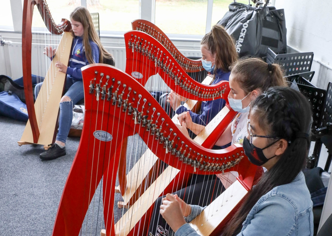 Harpists ready for the show at the Music Generation Laois Tion—l '21 Harp & Pipes live streamed event from The Malthouse, Stradbally. Picture: Alf Harvey.