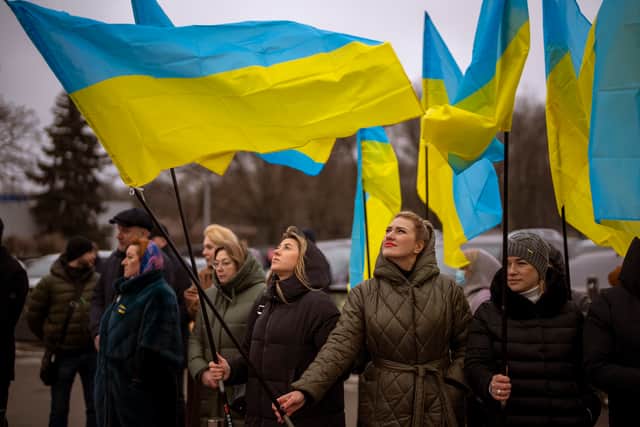 Ukraine shows unity as West sees no sign of Russian pullback