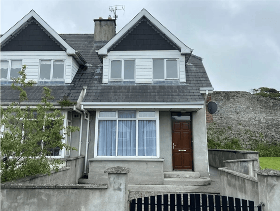 No. 7 Connors Close, Cashel. A 3 bedroom semi detached house within walking distance of the town centre and all amenities.