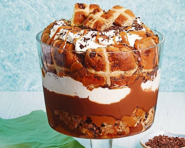 Hot cross bun trifle