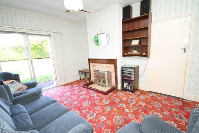 Jordan Auctioneers are pleased to present to the market '13 Moore Park,' Newbridge, Co Kildare, a fine detached 3 bedroom bungalow containing c.1,250 sq. ft. incorporating a hall, sittingroom, diningroom, kitchen, 3 bedrooms, study and bathroom.