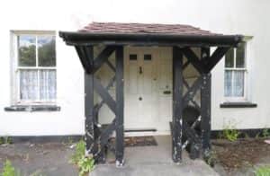 However, it should be noted that this property is in need of refurbishments both inside and outside, and inside the property consists of 2 bedrooms and 1 bathroom, with 3 spacious reception rooms.