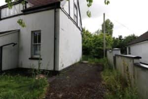 The property extends to a spacious c.1,243 sq.ft/115.52 s.m and outside it boasts large gardens with good scope for expansion, with a lawned garden to the front with a pedestrian entrance, 2 side entrances leading to a good sized, private rear garden which is in lawn with mature trees.