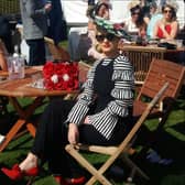 Lorna Doogue wearing a Michelle Treacy headpiece