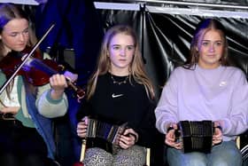 Local artists entertain the crowds in Crolly. Photos: Thomas Gallagher