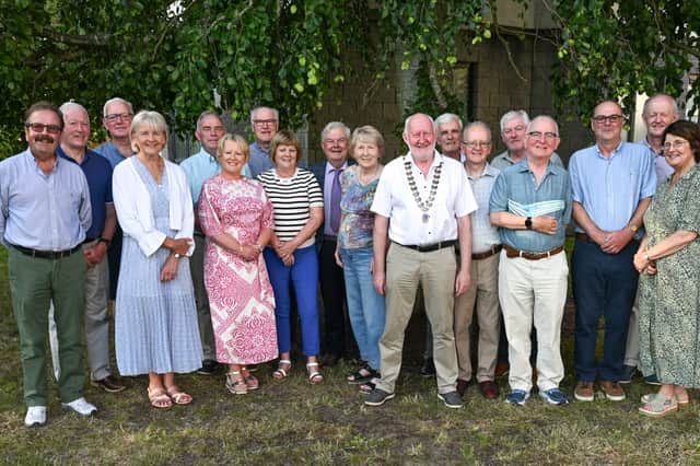 Lions Committee with Pat Cahill President Lions Club: Joe Hickey, Philip Tierney, John Kelly, Sinead O'Keeffe, Eddie Holohan, Maeve O'Flynn, Kieran Bollard, Carmel Slater, Maurice Regan, Nuala Curran, Pat Cahill President, Rodger Curran, Niall Murphy, Padraig Keegan, Tony Joyce, Philip O'Neill, Pat O'Hanlon, Marie Kennedy