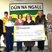 Ann Duffin receiving her cheque for €250,000.