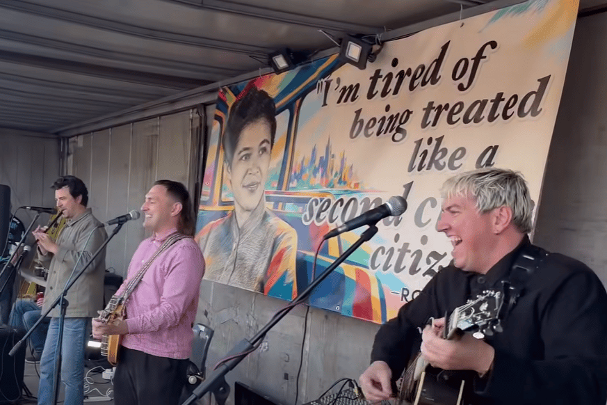 Bandcroad WATCH: Dundalk band The Mary Wallopers perform on Garvaghy Road amid ...
