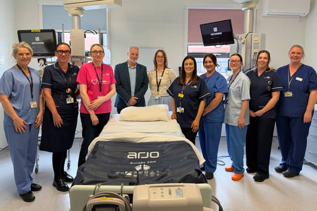 Staff from the Organ Donation Team and Critical Care Services at the Western Trust. The Organ Donation Team has funded the purchase of 21 ‘Arjo Auralis 200’ therapy mattresses for the Intensive Care Units (ICU) at Altnagelvin Hospital and South West Acute Hospital, ensuring every critical care bed across both units is equipped with this specialist technology.