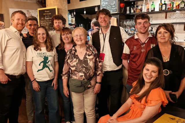 Foireann na Gaeltachta ag Tocatì...Pádraig Jack, Micheál Ó Maoilchiaráin, Bríd Áine Ní Chonghaile, Diarmaid Ó hAlmhain, Máirín Ní Chonghaile, Bríd Uí Chonghaile, MacDara Ó Conaola, Colm Seoighe, Éilís Ní Chinnéide, Aisling Sheerin.