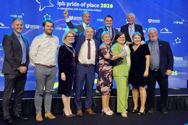 Clough's winning moment - representatives from Clough Pride of Place committee and Laois County Council with John Hogan, Chair of IPB Insurance, Lord Mayor of Dublin Daryl Barron and Chair of Pride of Place, Tom Dowling