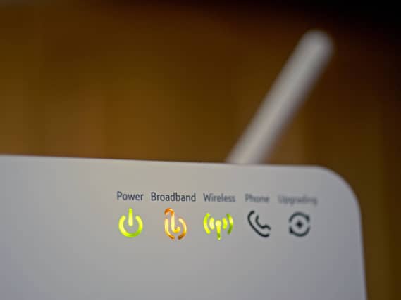 Wireless broadband router