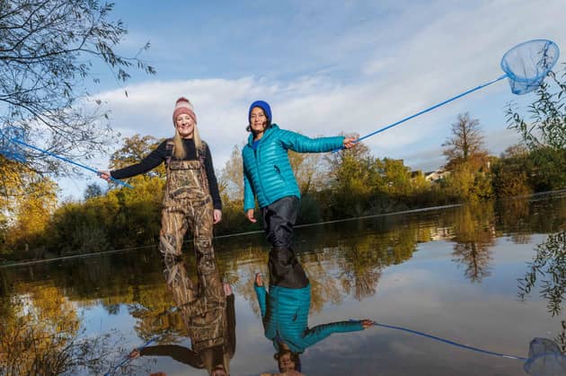 This year’s Science Week theme explores ‘Water: From Molecule to Ocean’ and pictured at this year’s festival launch on the River Nore were Calmast’s Nollaig Healy and Tasneem Khan, Founder and Director, Sea School mobile learning centre