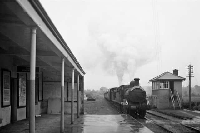 A train pulling into Birdhill station in 1964