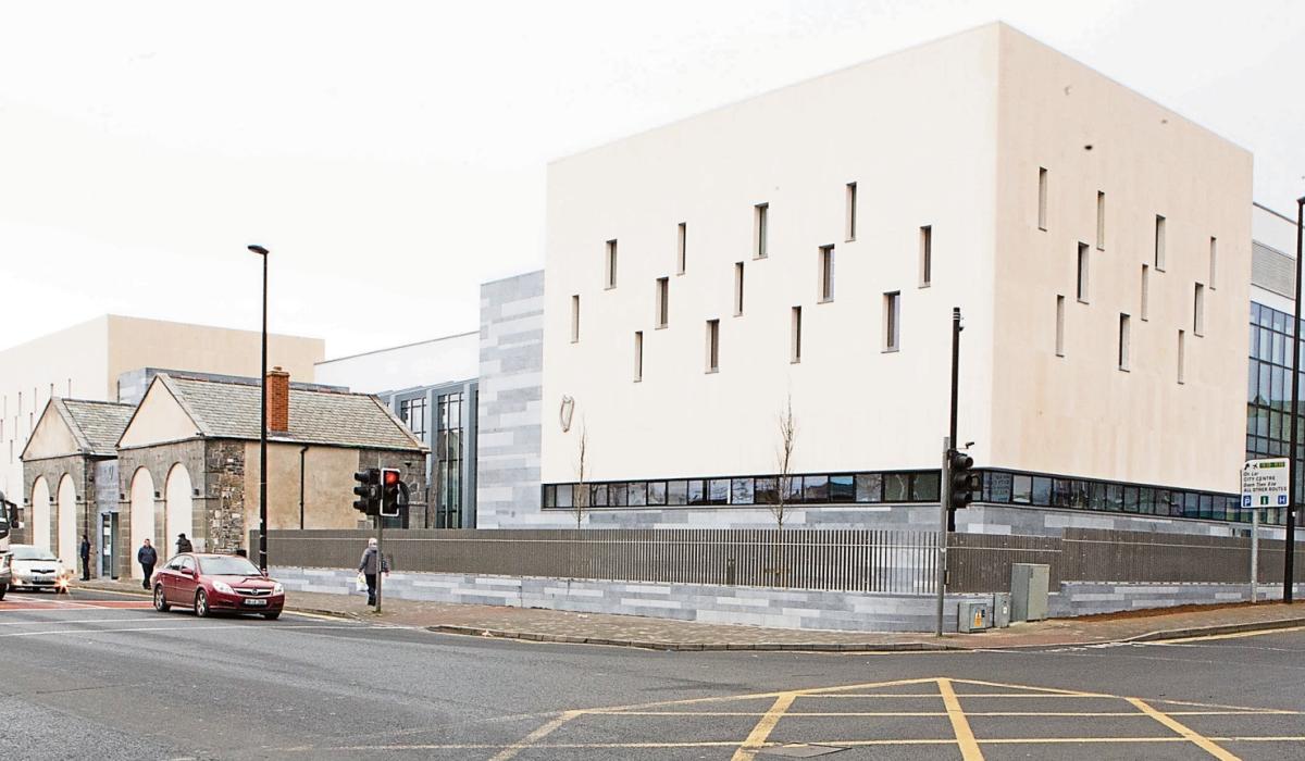 Victim receives a broken jaw in onepunch assault outside Limerick pub