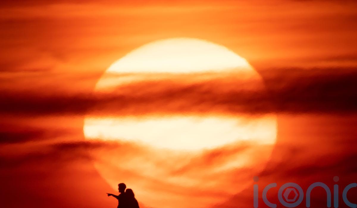 How to stay safe in the extreme heat Ireland Live