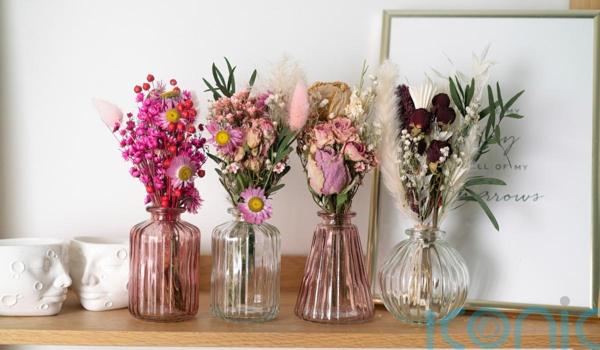 How to dry and press your Valentine’s Day flowers Ireland Live