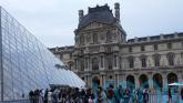 Louvre reopens three days after thieves stole French crown jewels