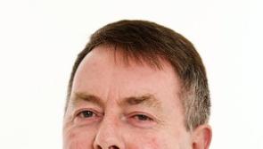 Up to 30 men got out of a bus and moved into two houses in Letterkenny - councillor reports
