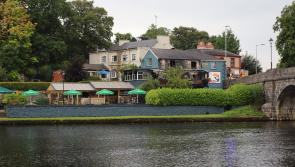 Serious fire at landmark pub sees traffic on Carrick-on-Shannon bridge reduced to one lane 
