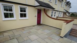 Impeccable, large Carrick apartment with views of the  Shannon and the marina