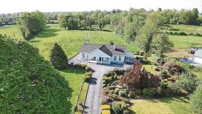 Detached bungalow on 1.2 acres in Jamestown