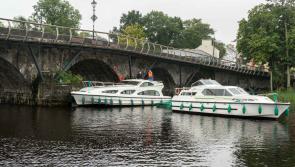 Cruiser stuck at Carrick-on-Shannon bridge this evening