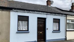 PICTURES: Quaint Louth fixer-upper cottage in the heart of town for €125k