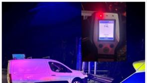 Ambulance crew in the Midlands help detain suspected drunk driver who hit lamppost