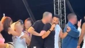 Peter Andre mobbed on stage in Limerick by fans and one ‘mysterious guy’