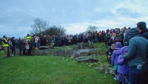 Hundreds flock to Kilkenny passage tomb  to celebrate the winter solistice 
