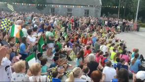 WATCH:  Crowd at Clonmel's Kickham Plaza reacts as Daire Lynch rows to Olympic bronze medal 