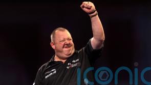 Mervyn King ends long wait for World Darts Championship quarter-final return
