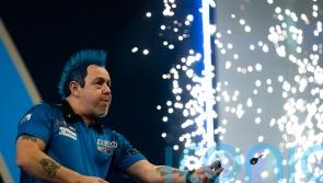 Peter Wright books World Championship date with Michael Smith