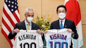 New US envoy vows to strengthen alliance in meeting with Japanese PM