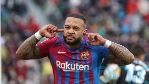 Barcelona up to third after late win at Elche