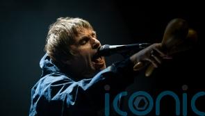 Liam Gallagher performs Live Forever in memory of Foo Fighters drummer