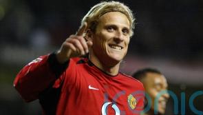 Diego Forlan hoping Manchester United are competing for trophies next season