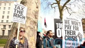 Protesters urge Government to pass rising energy prices on to providers