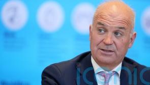 Health Minister receives report on Tony Holohan controversy