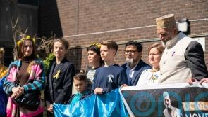 Fundraiser, 102, holds silence in support of Ukrainian refugees